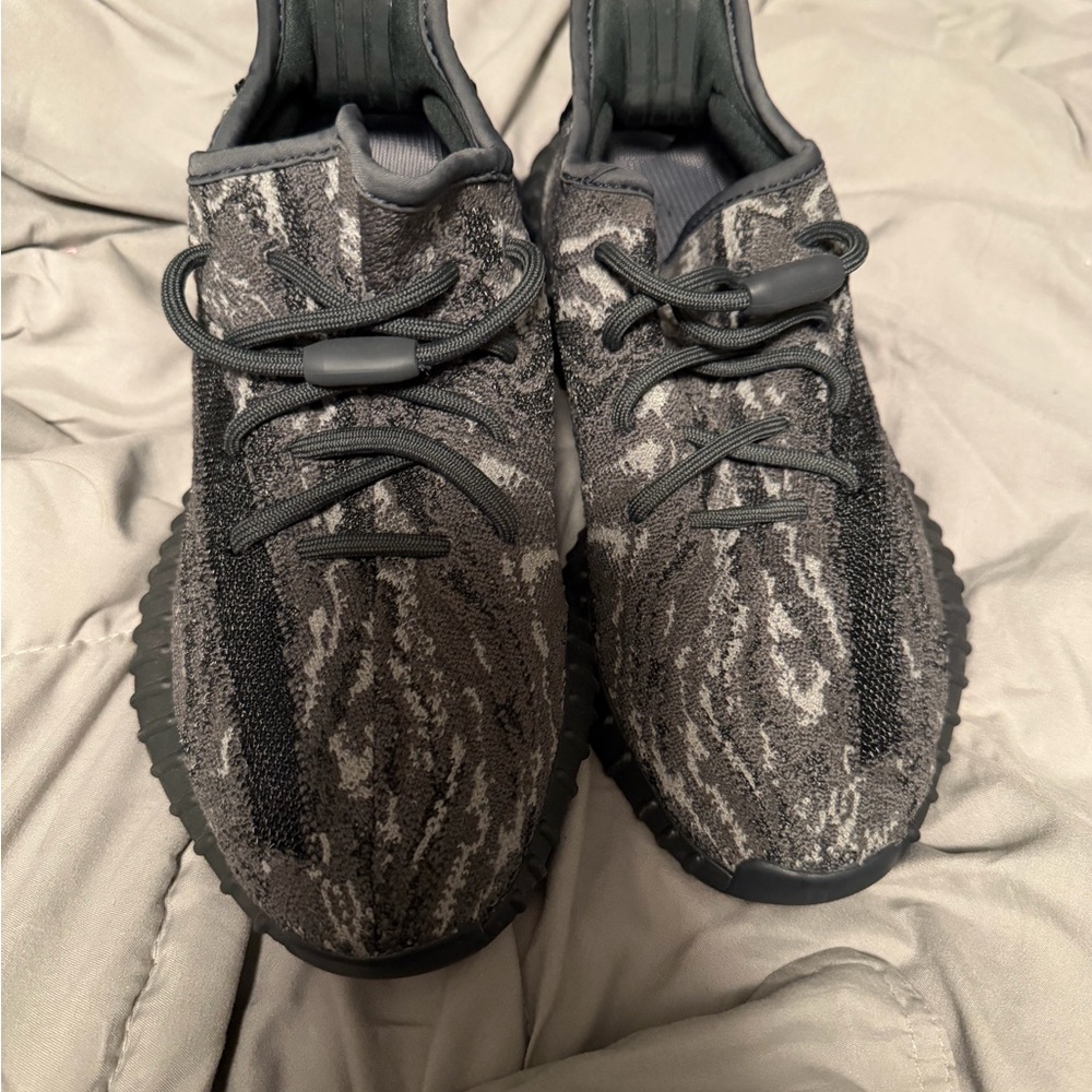 Yeezy Boost 350 V2 , dark salt color